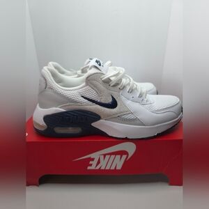 WMNS Nike Air Max EXCEE white/midnight Navy Size 9W.